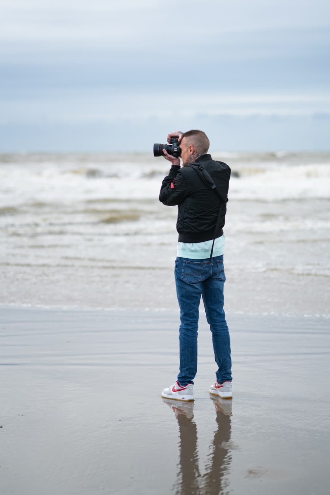 Daniel Boberg fotografiert die Brandung in Noordwijk